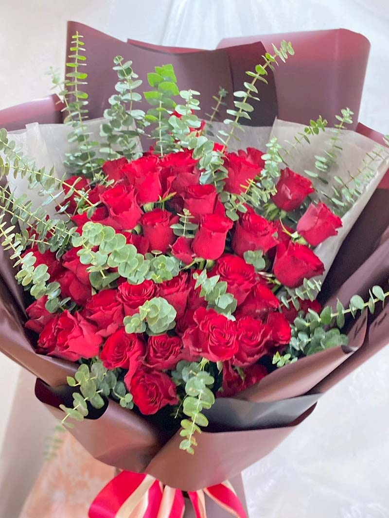ช่อดอกไม้สีแดง